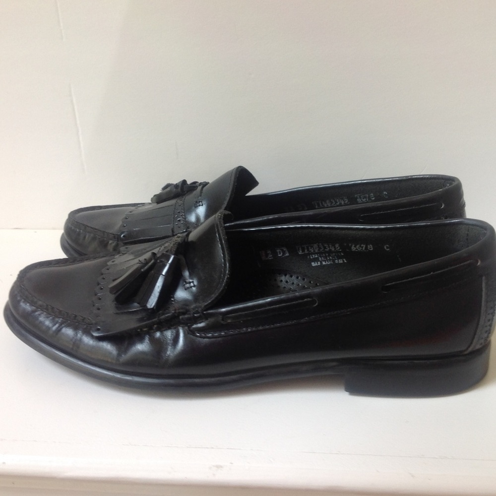 BASS Black Leather Loafers Shoes Tassels Men's
